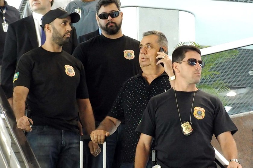 Deputados estaduais presos no Rio prestam depoimento na PF