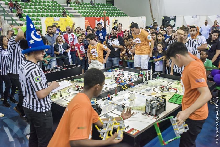 Equipe de robótica do Campus Patrocínio conquista 2º lugar em torneio  internacional