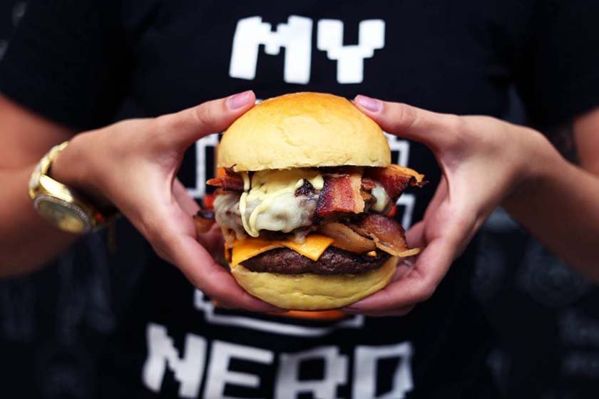 Nerds Burgers no Gama! #burger #nerd #nerds #DiaDoRock #hamburguer #br