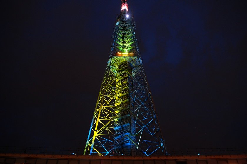 torre de tv iluminação natal