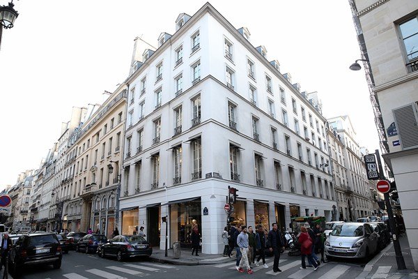 Por dentro da boutique de 5 andares da Chanel em Paris