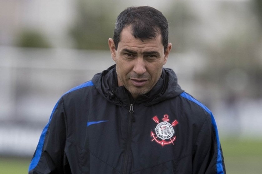 Corinthians renova contrato com atacante até o fim do ano