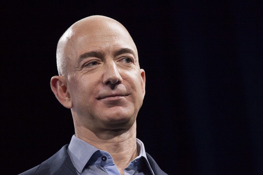 Jeff Bezos, Da Amazon, Bate Recorde E é O Homem Mais Rico Do Mundo ...