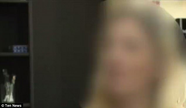 48389EAE00000578-5278213-_She_s_unrecognisable_She_can_t_put_her_glasses_on_because_her_c-m-20_1516176689963