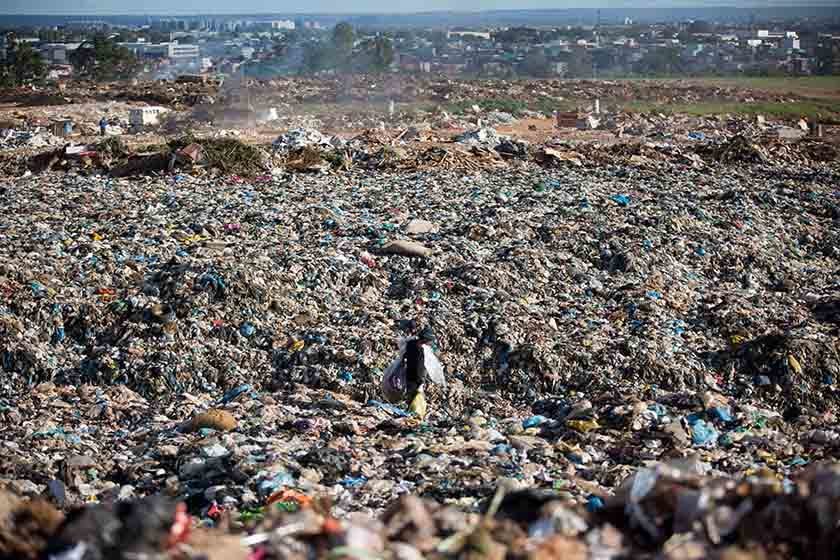 Fechado, lixão da Estrutural recebe camada de entulho e terra