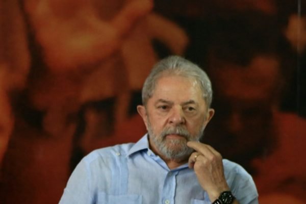 Lula preocupado