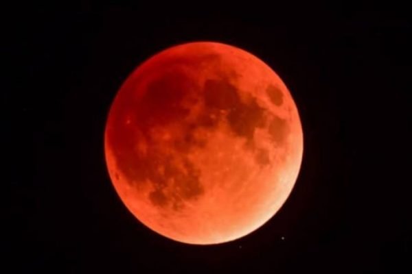 primeira-super-lua-de-sangue-830×450-696×377