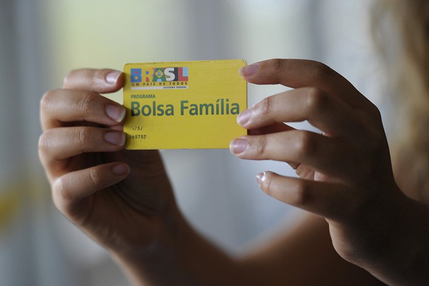 Governo retira 1,3 milhão de beneficiários do Bolsa Família