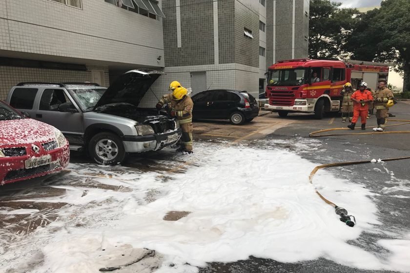 Incêndio em carro