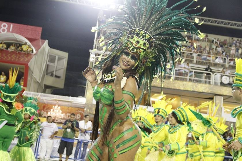 agnews_foto_famosos_no_desfile_renascer_de_jacarepagua_no_sambodramo_20180210_1610_g