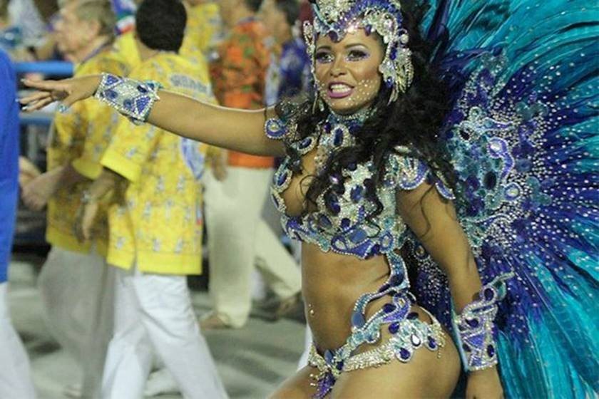 Raíssa de Oliveira Beija-flor red