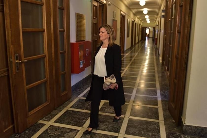 Auxílio-moradia provoca demissão de vice-ministra grega
