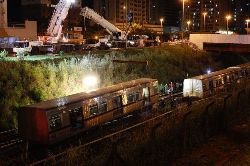 Metrô sai dos trilhos