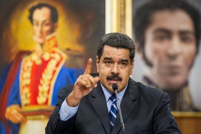 Imagem colorida mostra o presidente da Venezuela, Nicolás Maduro, com o dedo em riste - Metrópoles