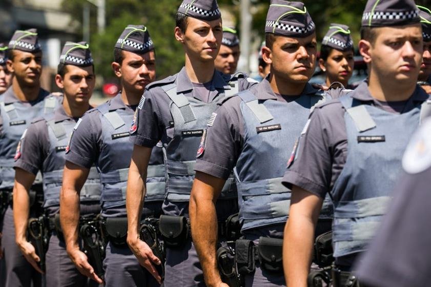 Imagem colorida mostra policiais militares (PMs) de São Paulo - Metrópoles