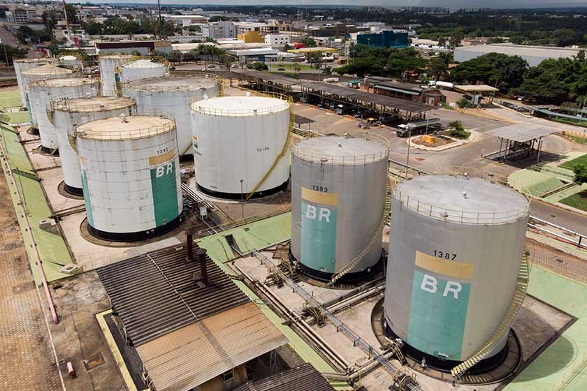 Resultado de imagem para Petrobras e Uruguai firmam acordo sobre distribuidoras de gás
