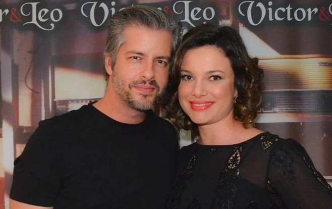 Victor Chaves e Poliana