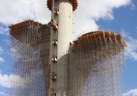 execução dos braços de apoio das cúpulas Torre Digital - ArPDF