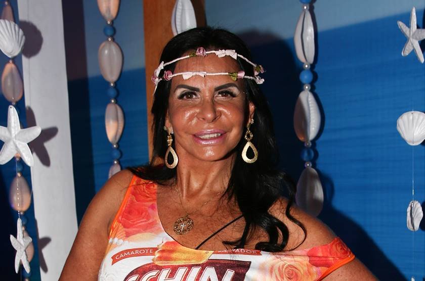 agnews_foto_gretchen_beija_muito_na_sexta_de_carnaval_no_camarote_schin_em_salvador_ba_20180331_1801_g