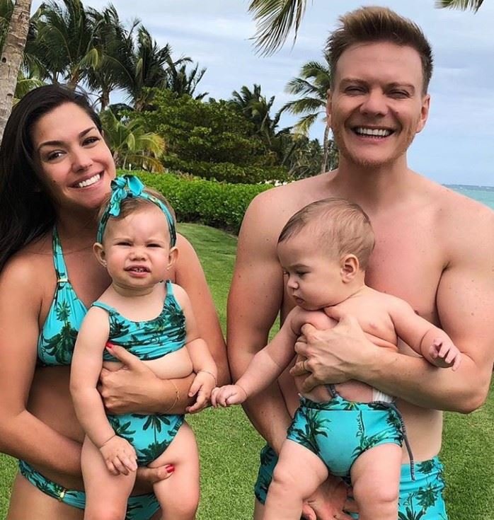 Thais Fersoza e filhos