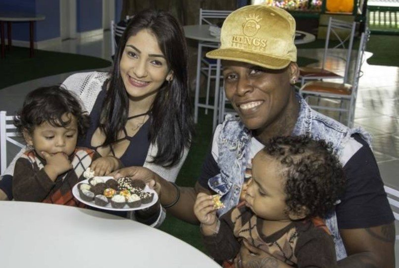 Pepê e filhos