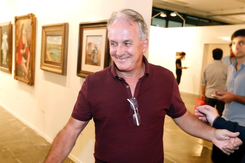 Karla Osorio e a princesa Leli de Orleans Bragança no stand da Galerista