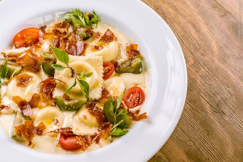 Sallva - Ravioli recheado de muçarela de bufala - crédito Facundo Fotografia
