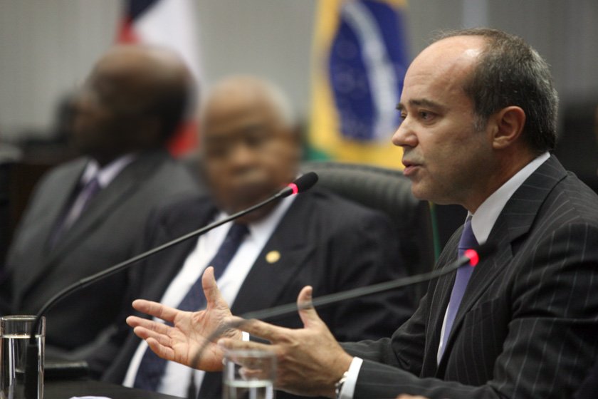 Juiz Roberto Caldas agressão