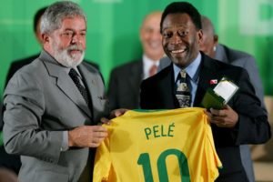 Lula viaja a Santos e participa nesta terça-feira do velório de Pelé