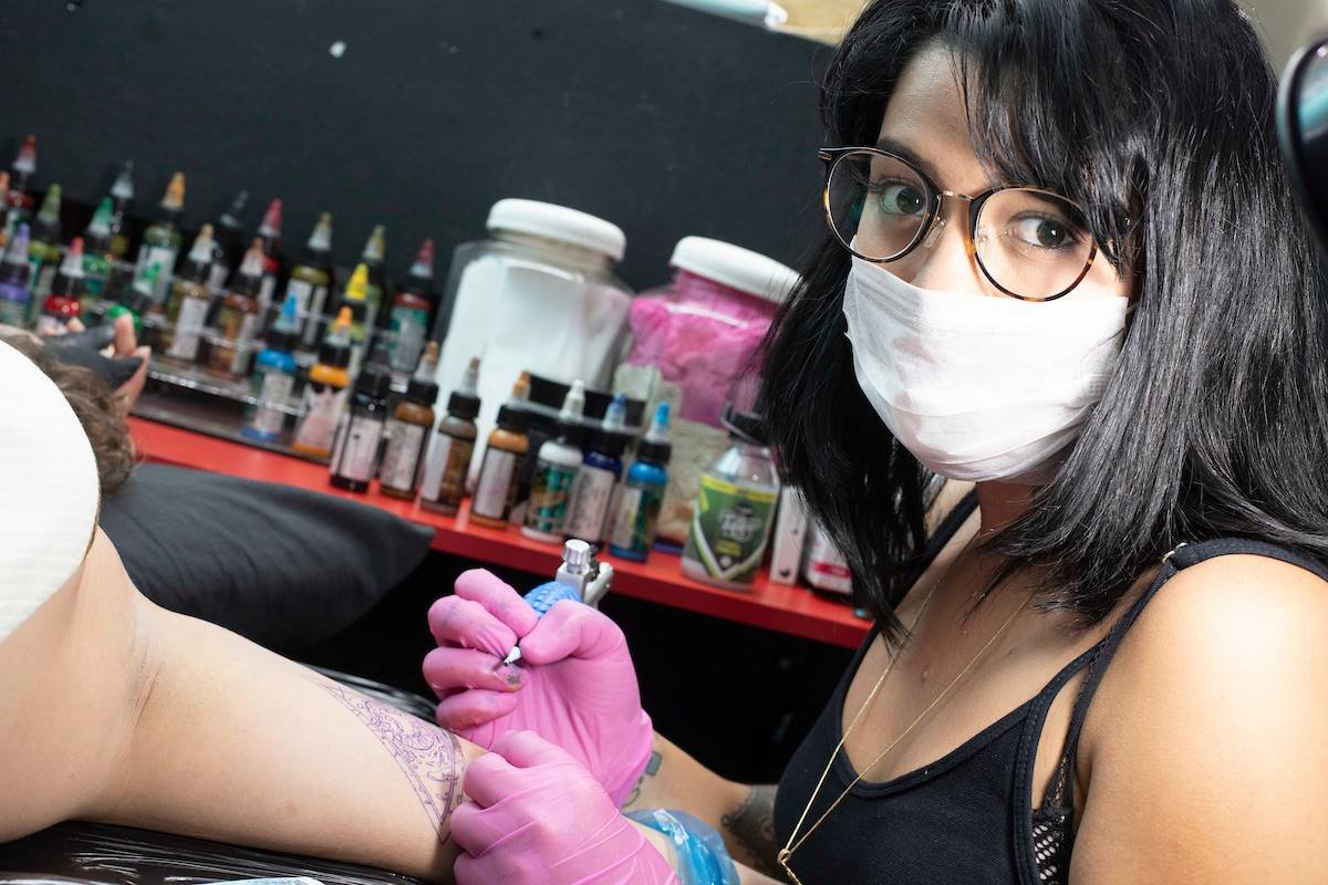 Estúdio de Tatuagem com equipe feminina