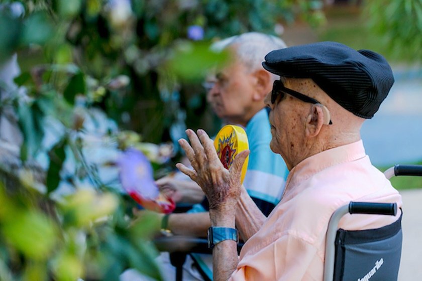 Trabalhos que exigem mais da mente podem evitar a demência