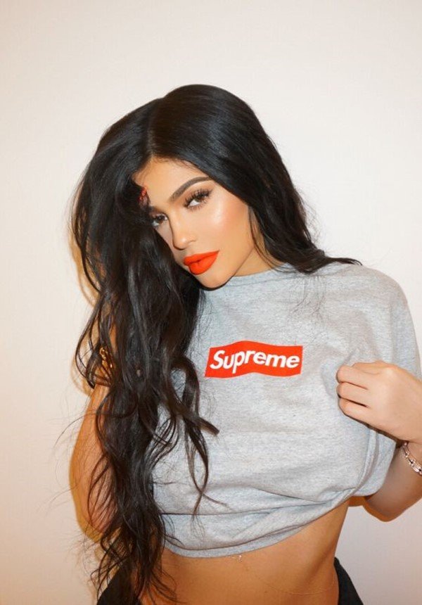 Celebs Supreme Street Kylie Jenner