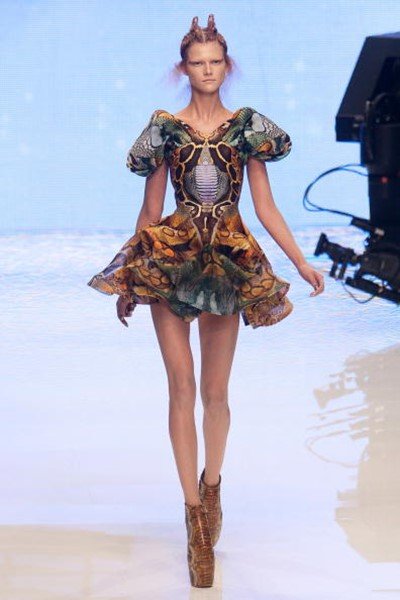 Alexander McQueen - Paris Fashion Week Spring/Summer 2010