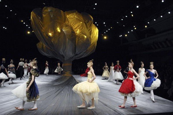 Alexander McQueen - PFW Fall Winter 2008/09 - Runway