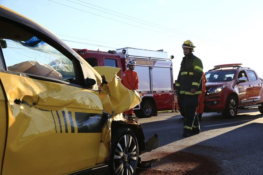 homem ferido carroça acidente carro ceilândia br-070