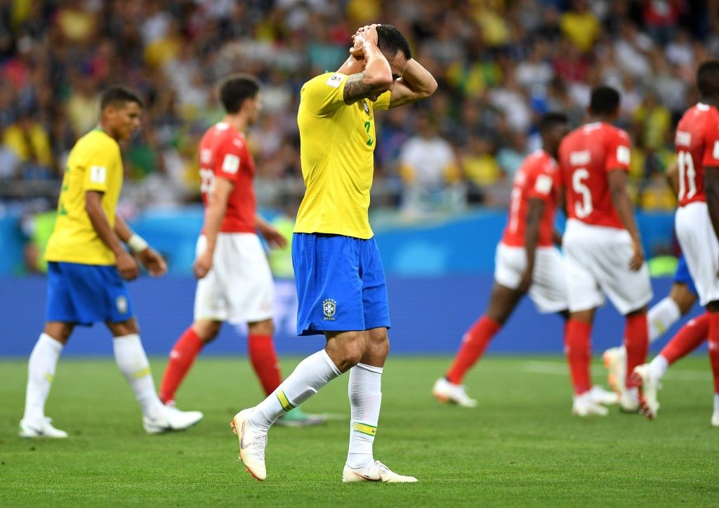 Brasil reclama à FIFA por não ter usado o VAR no jogo contra a