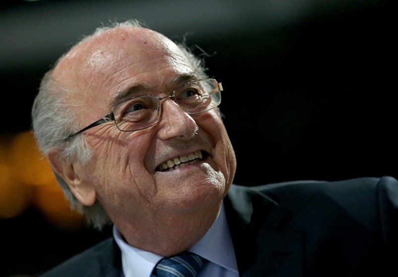 Blatter se diverte com memes sobre Neymar e critica Copa de 2014
