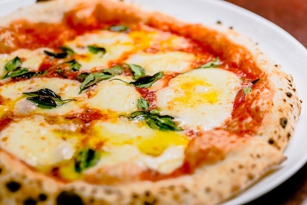 7 receitas de pizza siciliana para provar um sabor diferente e