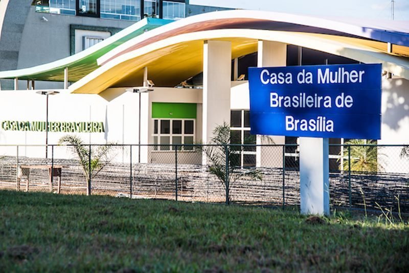 Ibaneis avalia construir mais quatro Casas da Mulher Brasileira no DF