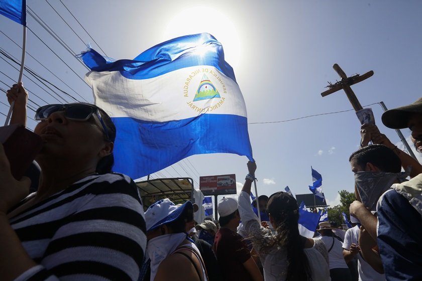 Dois manifestantes são mortos em igreja sitiada na Nicarágua
