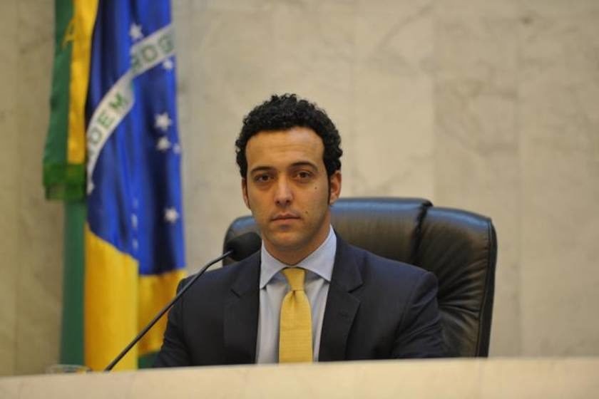 Resultado de imagem para morre o deputado bernardo ribas carli