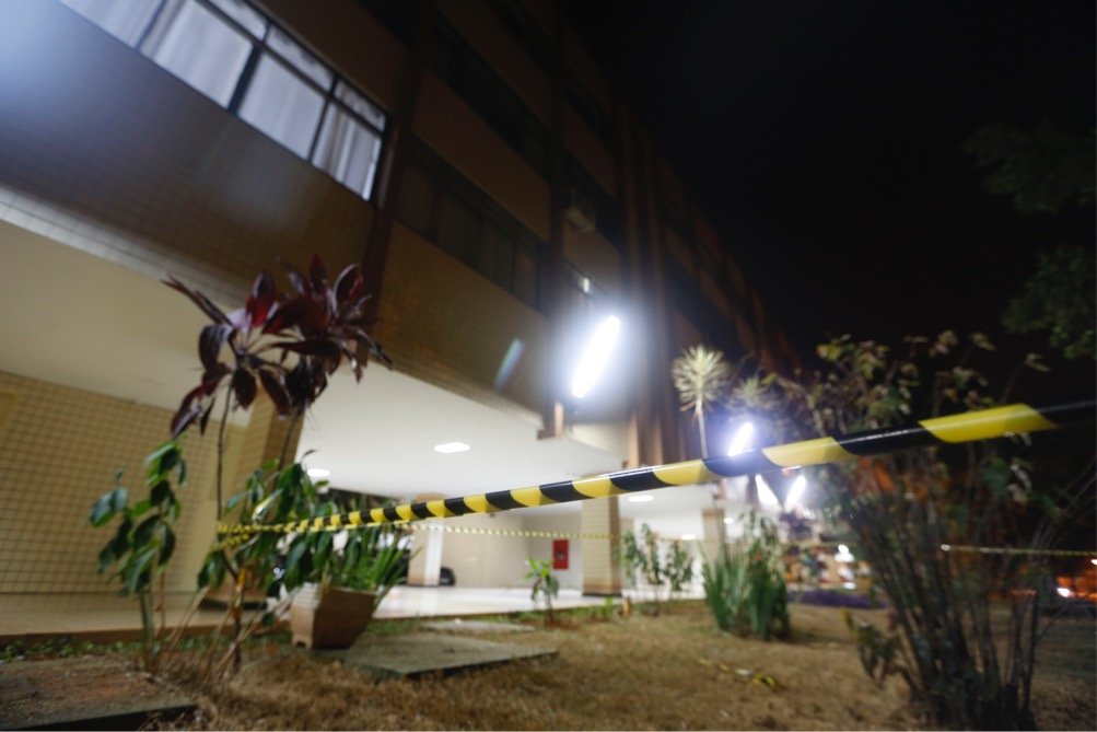 Local onde ocorreu o crime em Brasília na noite de segunda (6), na 415 Sul Foto:Daniel Ferreira/Metrópoles