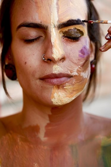 Mavi Dutra - artista que pinta grávidas