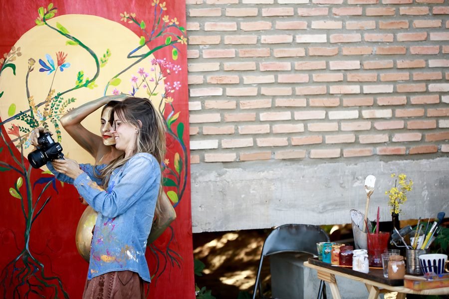 Mavi Dutra - artista que pinta grávidas