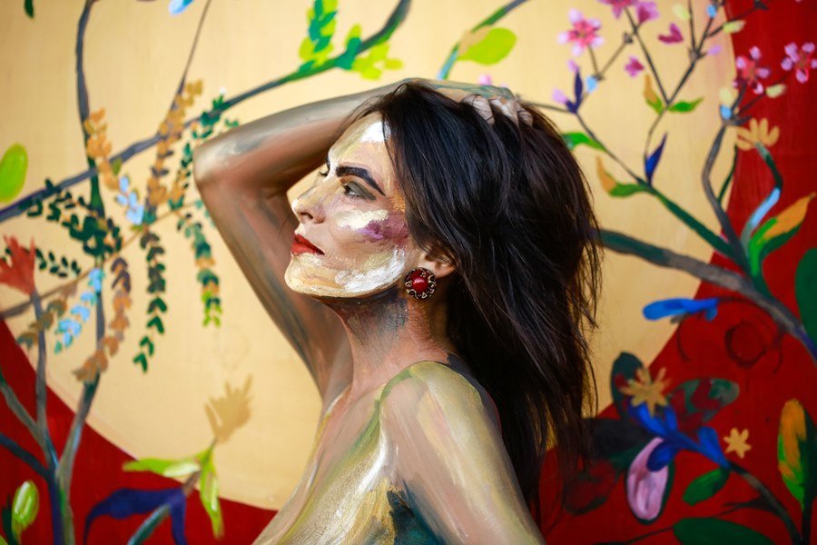 Mavi Dutra - artista que pinta grávidas