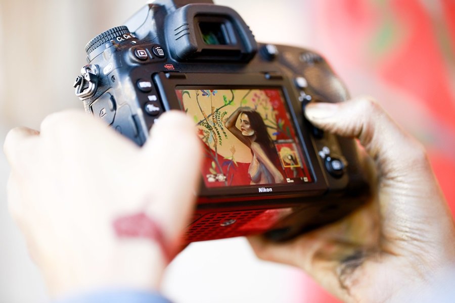 Mavi Dutra - artista que pinta grávidas