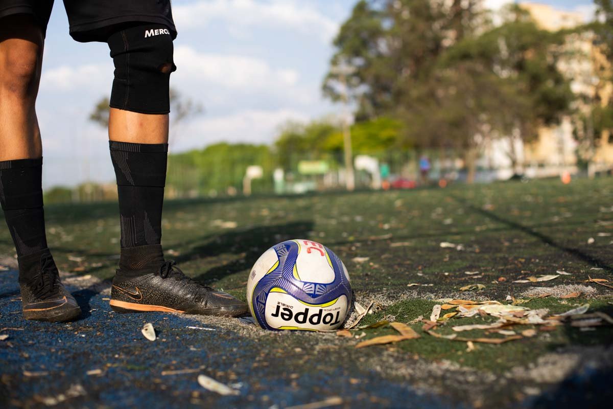 Se incomodar muito, tá na rua. É assim no futebol de base.