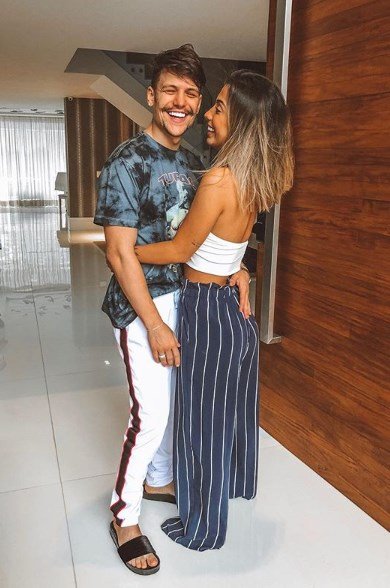 Saulo Poncio e Gabi Brant