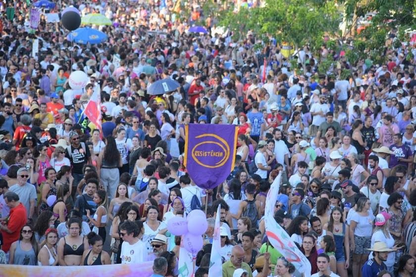 Veja os cartazes mais criativos das manifestações contra Bolsonaro