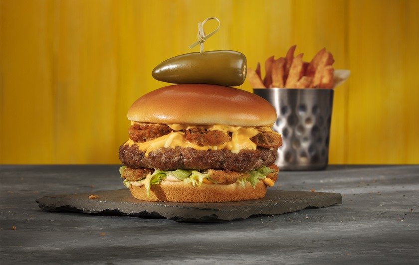 Provamos os três novos hambúrgueres do Outback assista Metrópoles